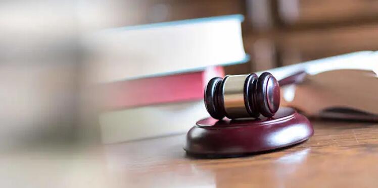 香港公司和內(nèi)地公司簽合同依據(jù)的是香港合同法還是中國合同法？