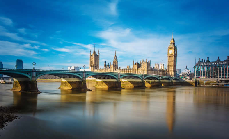 小孩在英國出生現(xiàn)要在國內(nèi)上學怎么做英國出生紙公證認證？