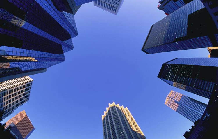 香港人在內(nèi)地買房要申請減免契稅可以讓在香港的親戚代辦嗎？