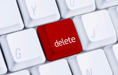 要注銷內(nèi)地戶籍但由于工作關(guān)系請(qǐng)不了假如何在香港做授權(quán)委托書公證？