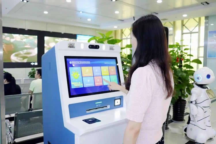 西安市公證行業(yè)首個不動產(chǎn)登記查詢機來啦