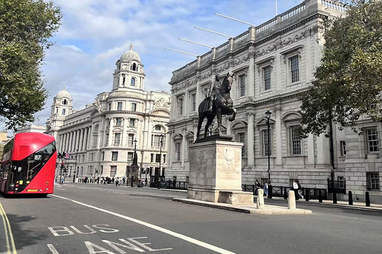 開曼公司投資中國(guó)設(shè)立公司怎么對(duì)其主體信息做公證認(rèn)證手續(xù)呢？