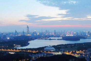 香港公司是廣州一家公司的股東，現(xiàn)香港公司要出售股權(quán)怎么辦理公證手續(xù)呢？