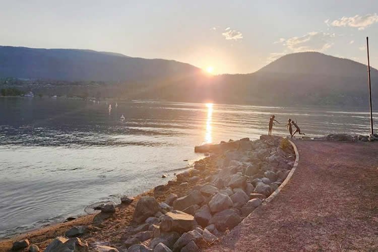 已有香港高院授予的遺產(chǎn)管理書怎么辦理親屬關(guān)系及遺囑狀況聲明書公證呢？