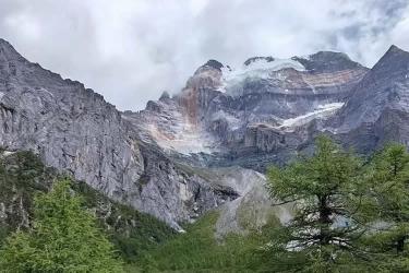 香港人要移民澳大利亞怎么辦理在內(nèi)地汕頭讀書期間的無犯罪記錄證明公證呢？