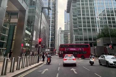 中國(guó)公民在英國(guó)結(jié)婚后，現(xiàn)要更改婚姻狀況怎么做英國(guó)海牙認(rèn)證呢？