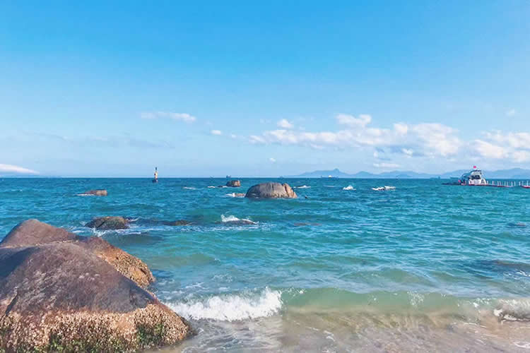 我們是在香港出生的，現(xiàn)要在內(nèi)地辦理股權(quán)轉(zhuǎn)讓手續(xù)怎么證明是親兄弟關(guān)系呢？