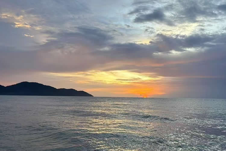 已有香港高院授權(quán)的遺產(chǎn)管理書，配偶和子女怎么辦理香港死者的親屬關(guān)系及遺囑狀況聲明書公證？