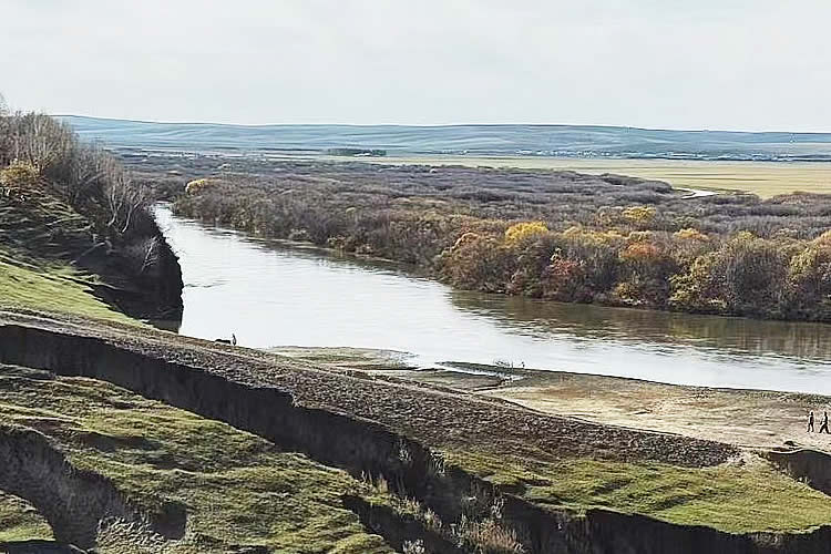 香港身份證與內(nèi)地出生證明的名字不一致要如何辦理中英文出生公證書用于申請外國永居？