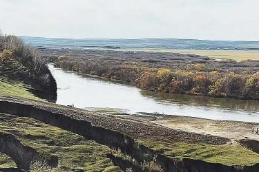 香港身份證與內(nèi)地出生證明的名字不一致要如何辦理中英文出生公證書用于申請(qǐng)外國(guó)永居？